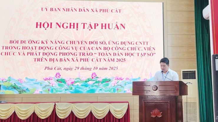 Hội nghị tập huấn, bồi dưỡng kỹ năng chuyển đổi số, ứng dụng CNTT trong hoạt động công vụ- Ảnh 3.