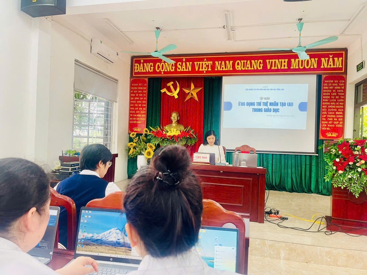 XÃ KIM ANH TỔ CHỨC TẬP HUẤN ỨNG DỤNG TRÍ TUỆ NHÂN TẠO (AI) TRONG GIÁO DỤC NĂM HỌC 2025 – 2026.- Ảnh 2.