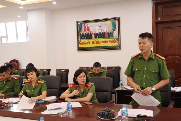 Chủ tịch UBND phường Nguyễn Thanh Bình làm việc với công an phường- Ảnh 4.