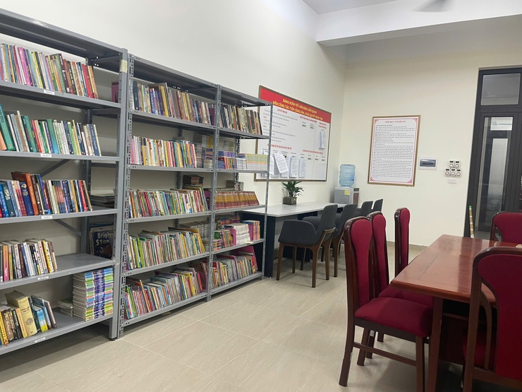 TỦ SÁCH SỐ CỘNG ĐỒNG PHƯỜNG XUÂN ĐỈNH SẴN SÀNG CHO NGÀY KHAI TRƯƠNG- Ảnh 2.