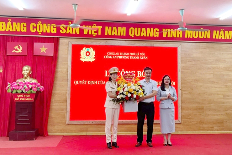 Công an phường Thanh Xuân công bố Quyết định điều động, bổ nhiệm cán bộ- Ảnh 3.