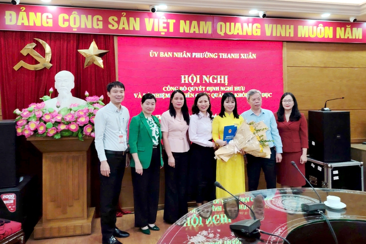 Hội nghị công bố quyết định về công tác cán bộ đối với các trường học trên địa bàn phường- Ảnh 10.