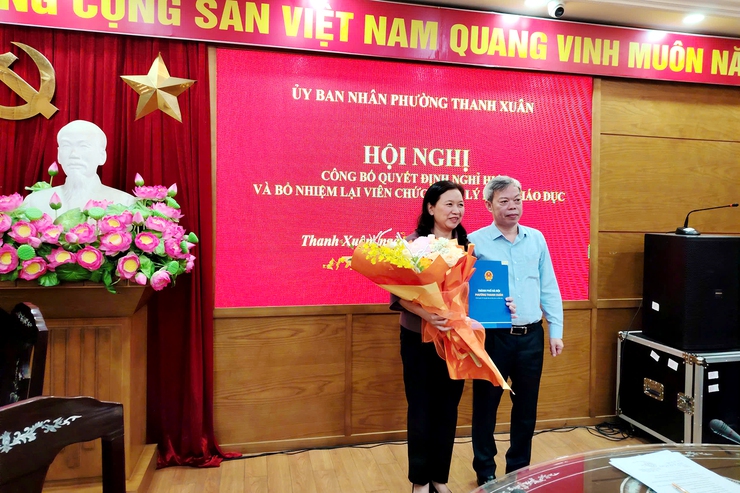 Hội nghị công bố quyết định về công tác cán bộ đối với các trường học trên địa bàn phường- Ảnh 2.