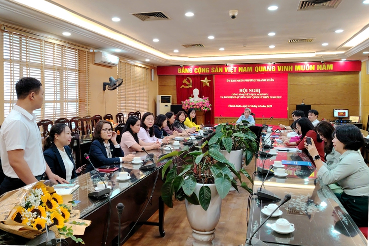 Hội nghị công bố quyết định về công tác cán bộ đối với các trường học trên địa bàn phường- Ảnh 3.