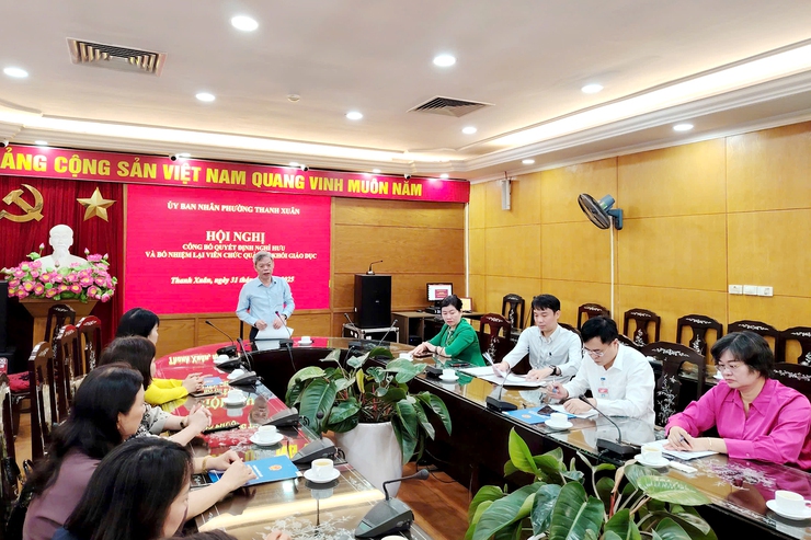 Hội nghị công bố quyết định về công tác cán bộ đối với các trường học trên địa bàn phường- Ảnh 4.