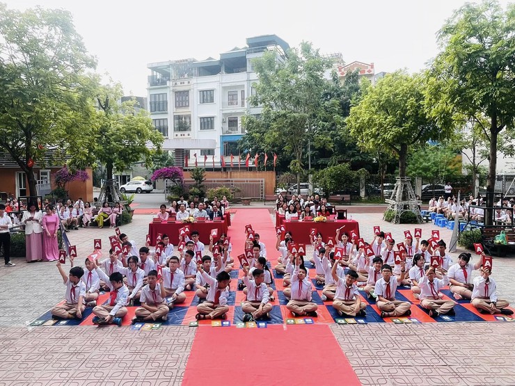 Trường THCS Chu Văn An tổ chức mô hình điểm lễ hưởng ứng ngày pháp luật nước CHXHCN Việt Nam - năm 2025- Ảnh 10.