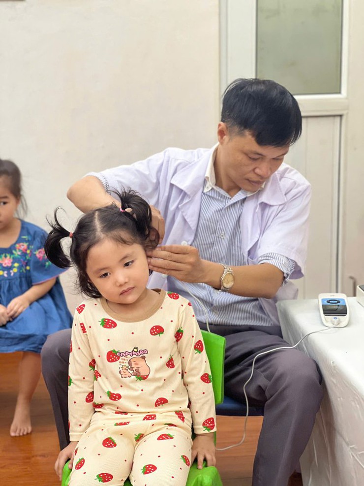 Tầm soát, chẩn đoán, điều trị một số tật, bệnh thông qua sàng lọc khiếm thính cho trẻ từ 2 đến 5 tuổi tại các trường mầm non công lập và tư thục trên địa bàn phường Văn Miếu – Quốc Tử Giám- Ảnh 2.