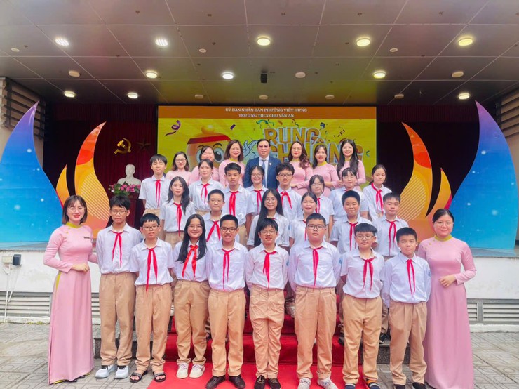 Trường THCS Chu Văn An tổ chức mô hình điểm lễ hưởng ứng ngày pháp luật nước CHXHCN Việt Nam - năm 2025- Ảnh 16.