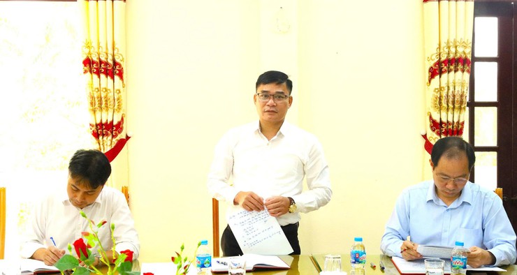 CÁC ĐỒNG CHÍ THƯỜNG TRỰC ĐẢNG ỦY XÃ CỔ ĐÔ LÀM VIỆC VỚI CÁN BỘ, VIÊN CHỨC VÀ NGƯỜI LAO ĐỘNG TRUNG TÂM VĂN HÓA, THÔNG TIN VÀ THỂ THAO XÃ- Ảnh 5.