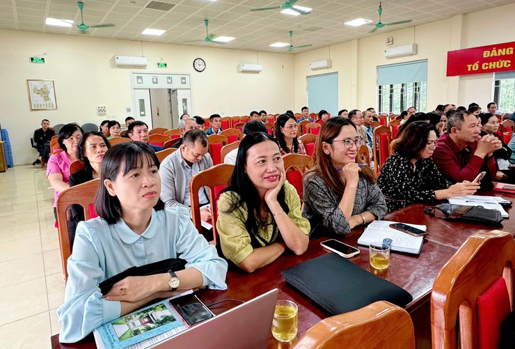 Đảng uỷ xã Nam Phù quán triệt Nghị quyết về công tác bầu cử và quản lý đất đai, trật tự xây dựng- Ảnh 3.