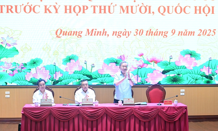 [Ảnh] Tổng Bí thư Tô Lâm tiếp xúc cử tri đơn vị bầu cử số 10, thành phố Hà Nội- Ảnh 2.