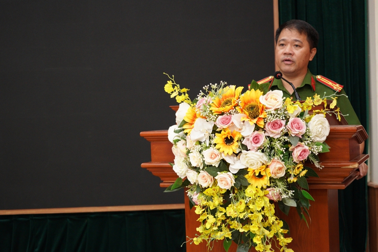 Công an phường Chương Mỹ tổ chức ký cam kết, bàn giao 21 học sinh cho nhà trường và phụ huynh quản lý, giáo dục- Ảnh 5.