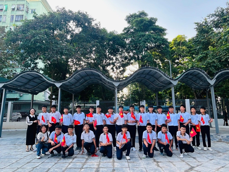 Em Lê Minh Hoàng Hải – Lớp 8A10 trường THCS Tứ Hiệp đạt giải Nhất bộ môn cờ vua.- Ảnh 1.