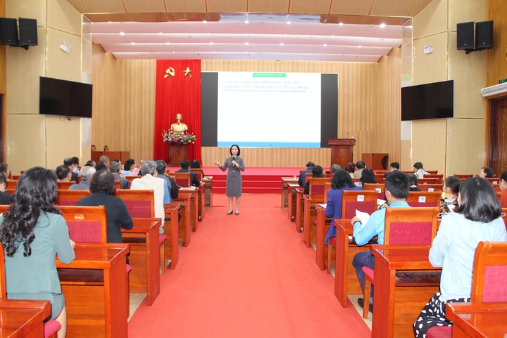 Phường Yên Sở Hội nghị tuyên truyền, phổ biến Luật Xử lý vi phạm hành chính và các văn bản hướng dẫn thi hành Luật- Ảnh 2.