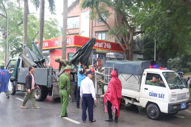 Xã Thuận An ra quân đảm bảo trật tự đô thị, trật tự xây dựng và vệ sinh môi trường- Ảnh 7.