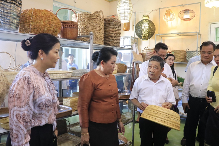 Nghệ nhân ưu tú Nguyễn Văn Trung – Người lưu giữ giá trị truyền thống mây tre đan Phú Vinh- Ảnh 2.