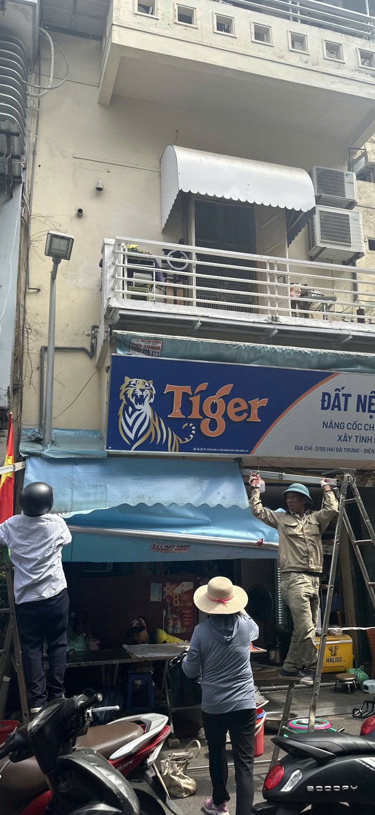 PHƯỜNG CỬA NAM TIẾP TỤC XỬ LÝ MÁI CHE, MÁI VẨY VI PHẠM TRẬT TỰ ĐÔ THỊ

- Ảnh 14.