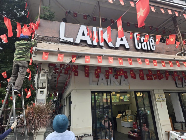 PHƯỜNG CỬA NAM TIẾP TỤC XỬ LÝ MÁI CHE, MÁI VẨY VI PHẠM TRẬT TỰ ĐÔ THỊ

- Ảnh 7.