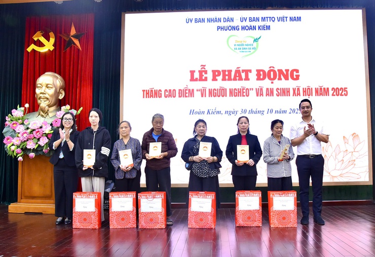 PHƯỜNG HOÀN KIẾM TIẾP NHẬN 1,495 TỶ ĐỒNG TỪ CÁC CƠ QUAN, ĐƠN VỊ ỦNG HỘ QUỸ “VÌ NGƯỜI NGHÈO”- Ảnh 6.