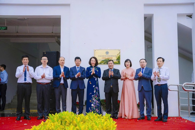 LỄ KHÁNH THÀNH VÀ GẮN BIỂN TRƯỜNG THPT NGỌC HỒI - CÔNG TRÌNH CHÀO MỪNG THÀNH CÔNG ĐẠI HỘI ĐẢNG BỘ THÀNH PHỐ HÀ NỘI LẦN THỨ XVIII - Ảnh 4.