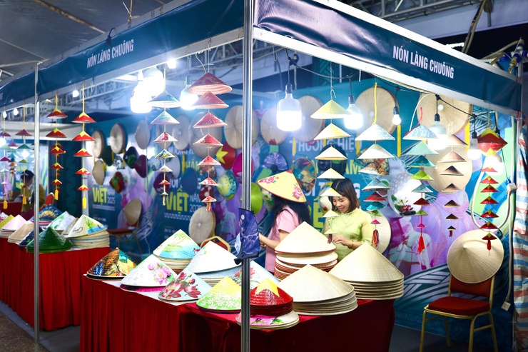 Thời trang Việt tỏa sáng tại Lễ hội Thương hiệu năm 2025- Ảnh 8.