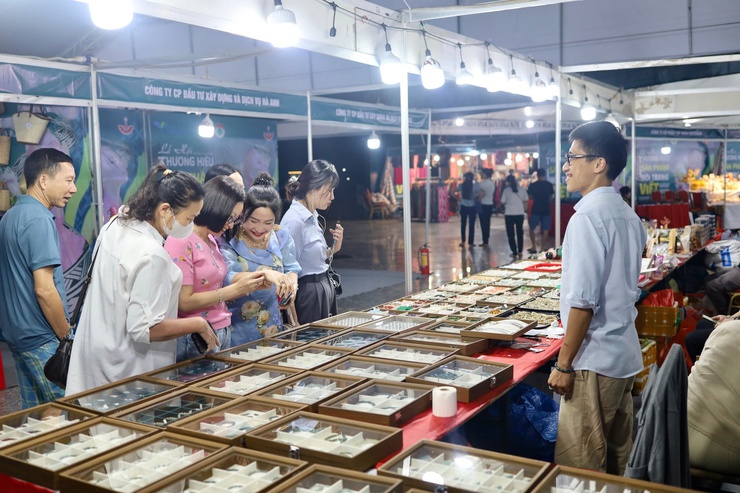 Thời trang Việt tỏa sáng tại Lễ hội Thương hiệu năm 2025- Ảnh 6.