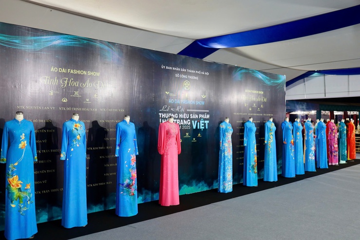 Thời trang Việt tỏa sáng tại Lễ hội Thương hiệu năm 2025- Ảnh 1.