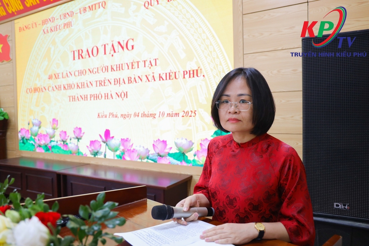 UBND xã Kiều Phú trao tặng 40 xe lăn cho Thương bệnh binh và người khuyết tật trên địa bàn xã- Ảnh 2.