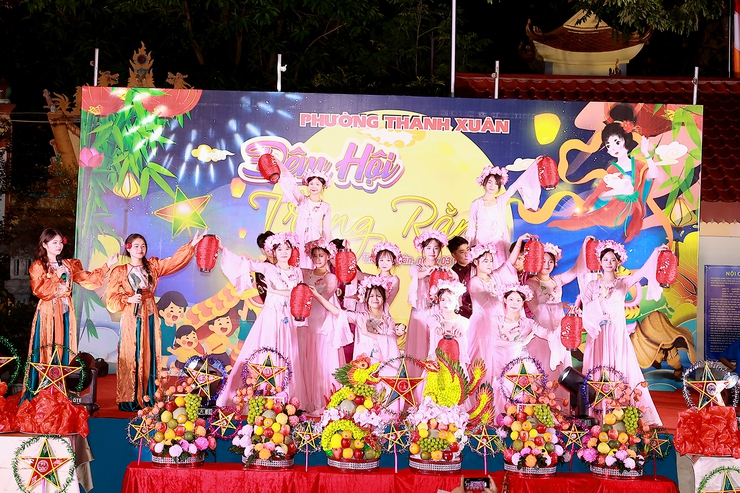 Tưng bừng đêm hội trăng rằm phường Thanh Xuân- Ảnh 9.