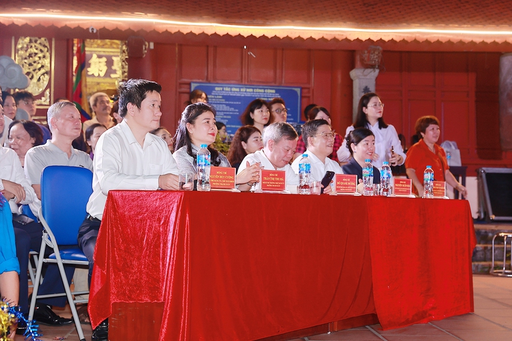 Tưng bừng đêm hội trăng rằm phường Thanh Xuân- Ảnh 2.