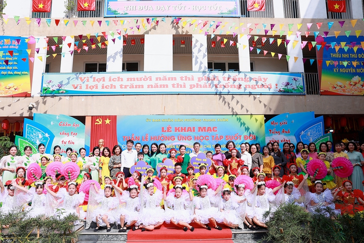 Phường Thanh Xuân khai mạc “Tuần lễ hưởng ứng học tập suốt đời 2025”: Nâng cao tri thức, thúc đẩy đổi mới sáng tạo và chuyển đổi số - Ảnh 3.