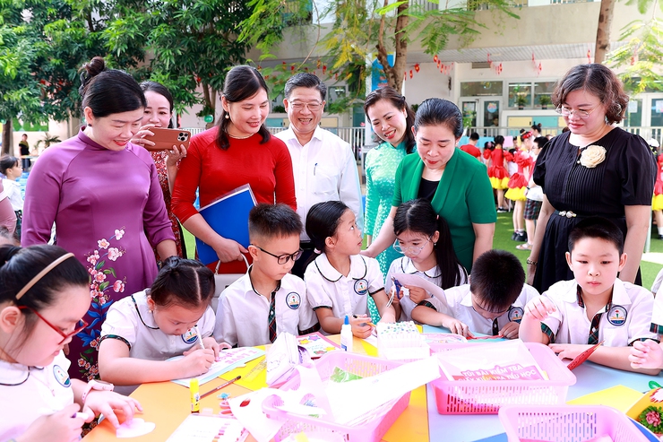 Phường Thanh Xuân khai mạc “Tuần lễ hưởng ứng học tập suốt đời 2025”: Nâng cao tri thức, thúc đẩy đổi mới sáng tạo và chuyển đổi số - Ảnh 7.