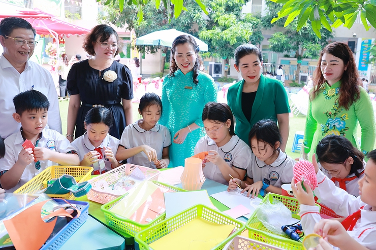 Phường Thanh Xuân khai mạc “Tuần lễ hưởng ứng học tập suốt đời 2025”: Nâng cao tri thức, thúc đẩy đổi mới sáng tạo và chuyển đổi số - Ảnh 8.
