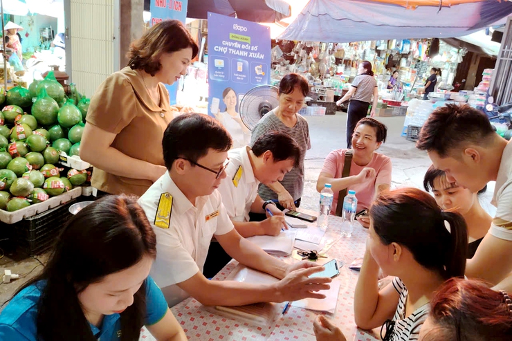 Chợ Thanh Xuân Bắc: "Chợ văn minh" đồng hành thanh toán số- Ảnh 1.