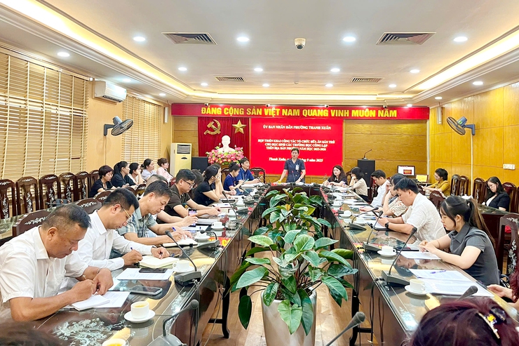 Phường Thanh Xuân họp triển khai với các doanh nghiệp cung cấp suất ăn và thực phẩm cho trường học năm học 2025-2026- Ảnh 1.