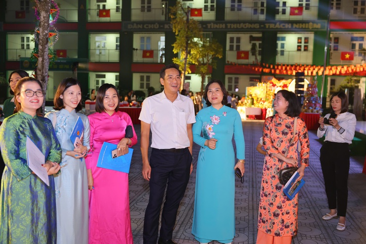 Rộn ràng đêm hội trung thu- Ảnh 2.