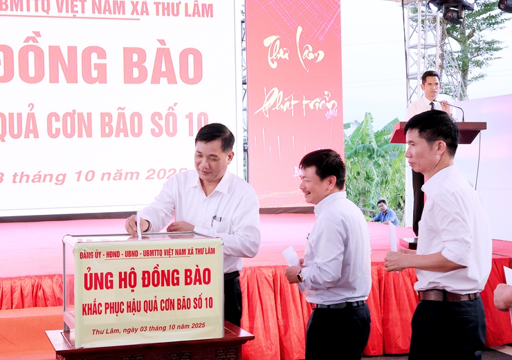 ĐU-HĐND-UBND-UBMTTQ Việt Nam xã Thư Lâm Khai mạc trưng bày quảng bá, giới thiệu sản phẩm đồ gỗ mỹ nghệ, làng nghề, sản phẩm nông nghiệp OCOP và hoa cây cảnh năm 2025.- Ảnh 14.