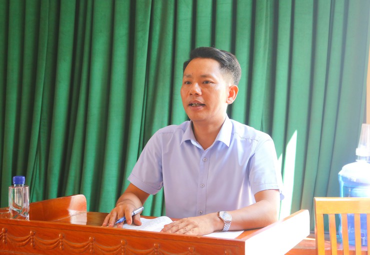 Đồng chí Phùng Văn Tài- Phó Bí thư Thường trực Đảng uỷ xã Quốc Oai dự sinh hoạt chi bộ tại thôn Phượng Cách 3- Ảnh 8.