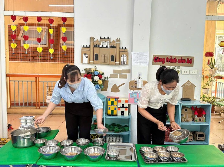 Hà Nội lập Đoàn kiểm tra liên ngành “siết” bữa ăn bán trú trường học- Ảnh 2.