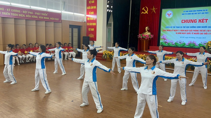 Phường Bồ Đề tổ chức giải thể thao dành cho người cao tuổi trong khuôn khổ Đại hội Thể dục thể thao lần thứ I - Ảnh 2.