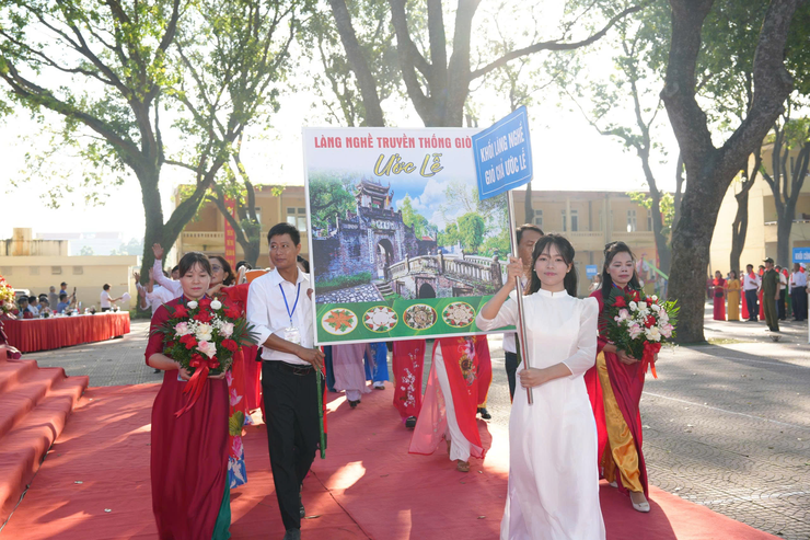 LỄ KHAI MẠC ĐẠI HỘI THỂ DỤC THỂ THAO XÃ DÂN HOÀ LẦN THỨ NHẤT NĂM 2025 THÀNH CÔNG RỰC RỠ:  "NGÀY HỘI CỦA Ý CHÍ, SỨC MẠNH VÀ TINH THẦN ĐOÀN KẾT"- Ảnh 6.