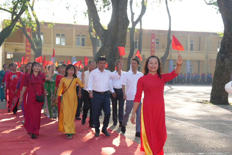 LỄ KHAI MẠC ĐẠI HỘI THỂ DỤC THỂ THAO XÃ DÂN HOÀ LẦN THỨ NHẤT NĂM 2025 THÀNH CÔNG RỰC RỠ:  "NGÀY HỘI CỦA Ý CHÍ, SỨC MẠNH VÀ TINH THẦN ĐOÀN KẾT"- Ảnh 9.