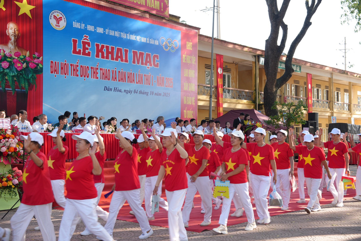LỄ KHAI MẠC ĐẠI HỘI THỂ DỤC THỂ THAO XÃ DÂN HOÀ LẦN THỨ NHẤT NĂM 2025 THÀNH CÔNG RỰC RỠ:  "NGÀY HỘI CỦA Ý CHÍ, SỨC MẠNH VÀ TINH THẦN ĐOÀN KẾT"- Ảnh 13.