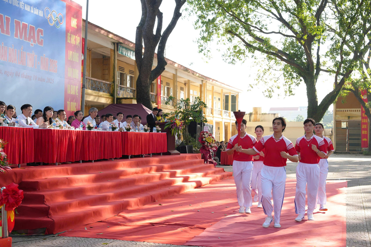 LỄ KHAI MẠC ĐẠI HỘI THỂ DỤC THỂ THAO XÃ DÂN HOÀ LẦN THỨ NHẤT NĂM 2025 THÀNH CÔNG RỰC RỠ:  "NGÀY HỘI CỦA Ý CHÍ, SỨC MẠNH VÀ TINH THẦN ĐOÀN KẾT"- Ảnh 14.