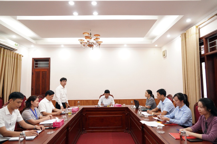 Chi bộ Văn phòng, Đảng ủy các cơ quan Đảng phường Chương Mỹ tổ chức sinh hoạt chuyên đề “Nâng cao chất lượng tham mưu và ứng dụng công nghệ thông tin, chuyển đổi số của Văn phòng Đảng ủy phường Chương Mỹ”- Ảnh 1.