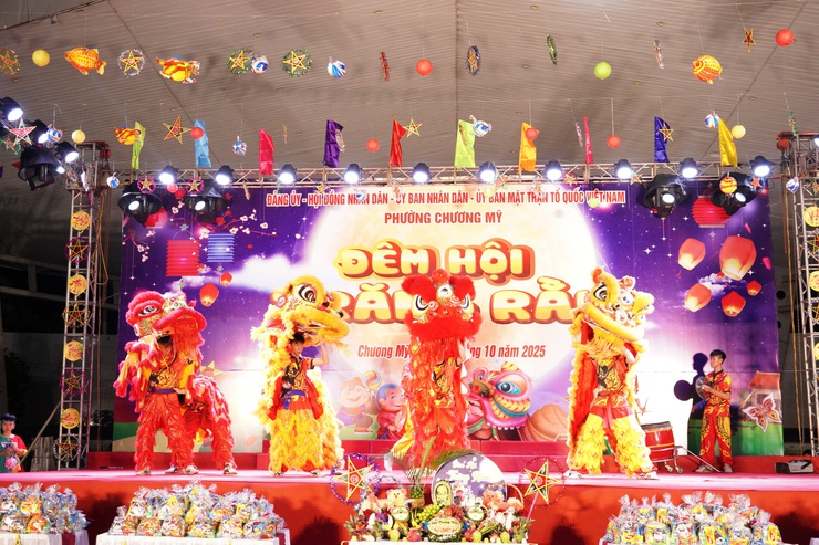 Rộn ràng Đêm hội trăng rằm tại phường Chương Mỹ- Ảnh 1.
