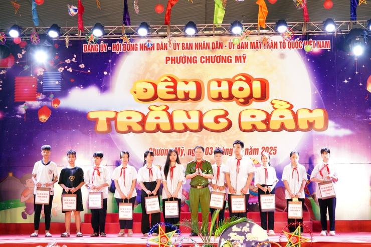 Rộn ràng Đêm hội trăng rằm tại phường Chương Mỹ- Ảnh 23.