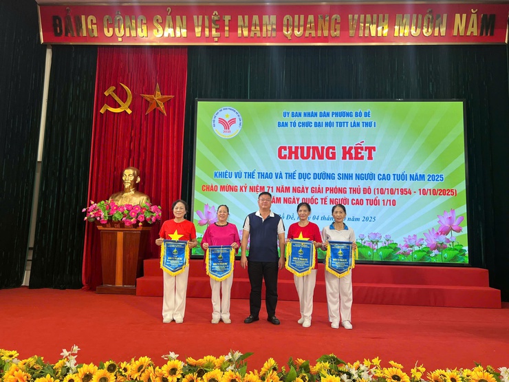Phường Bồ Đề tổ chức giải thể thao dành cho người cao tuổi trong khuôn khổ Đại hội Thể dục thể thao lần thứ I - Ảnh 4.