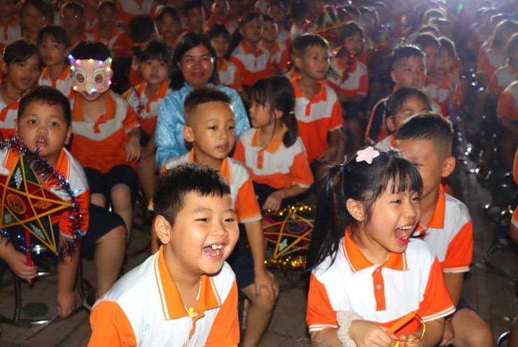 Đêm hội trăng rằm “Thắp sáng ước mơ thiếu nhi Phú Xuyên”- Ảnh 4.