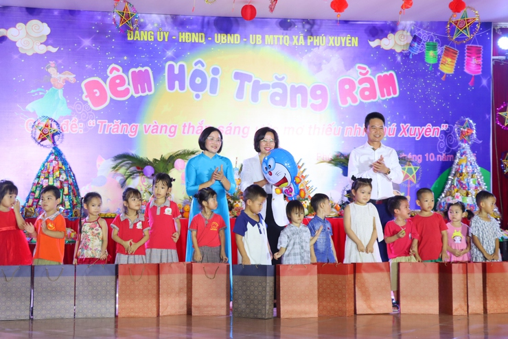 Đêm hội trăng rằm “Thắp sáng ước mơ thiếu nhi Phú Xuyên”- Ảnh 10.